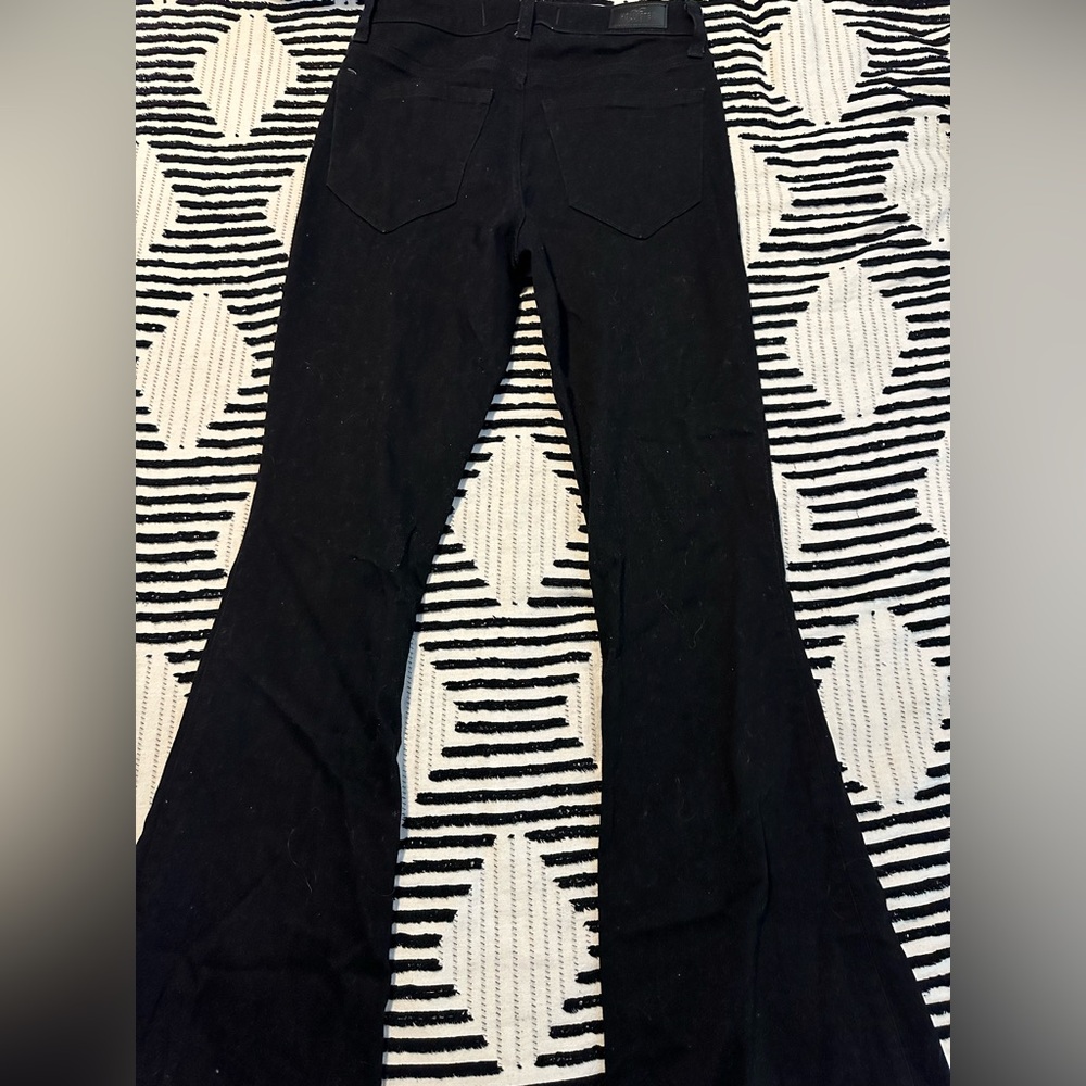 Hollister highrise flare w28L